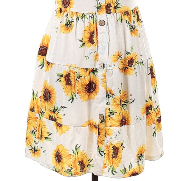Host Pick - Unbranded Beautiful Sunflower Design MIDI length Dress in Size Large - Picture 3 of 4